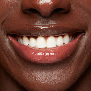 NYX Professional Makeup Gloss Duck Plump repulpant et pailleté Onyx-Pected