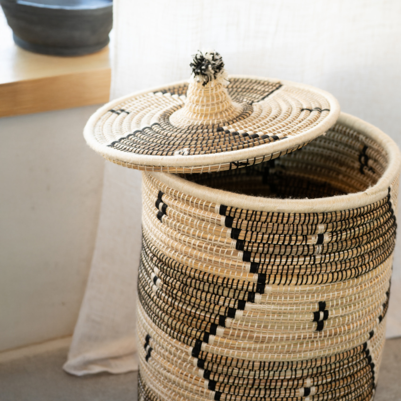 Panier à linge motifs ethniques en fibres naturelles - Blanc