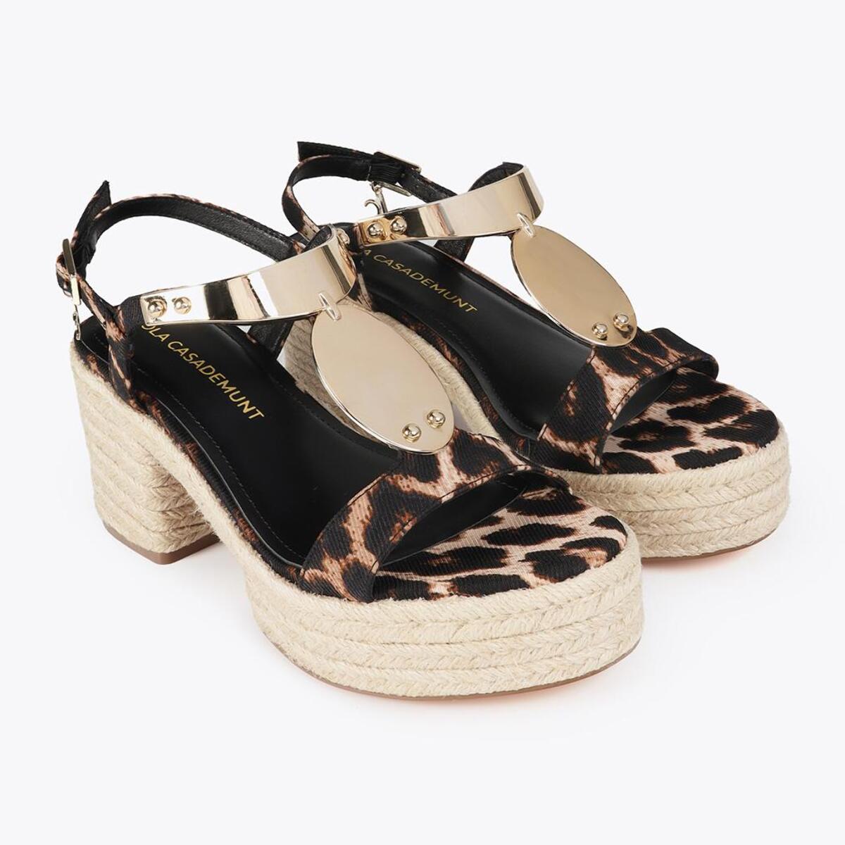 Sandali con tacco alto sparto e dettaglio metallico