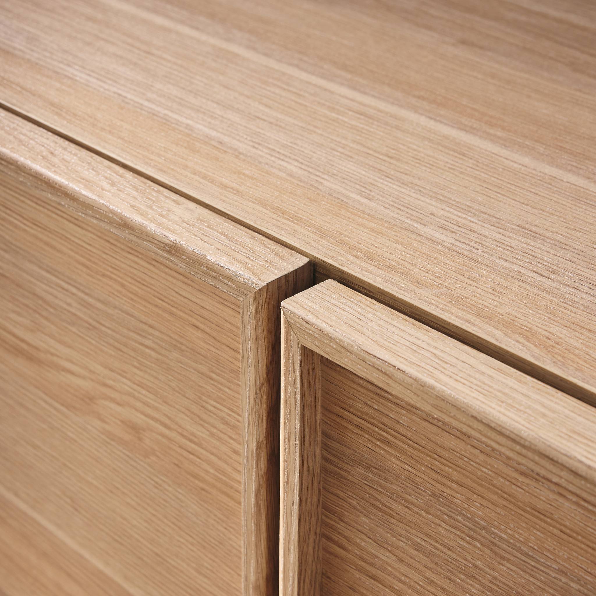 Meuble TV décor bois naturel 3 portes L 140 x P 43 x H 45cm - Kuba