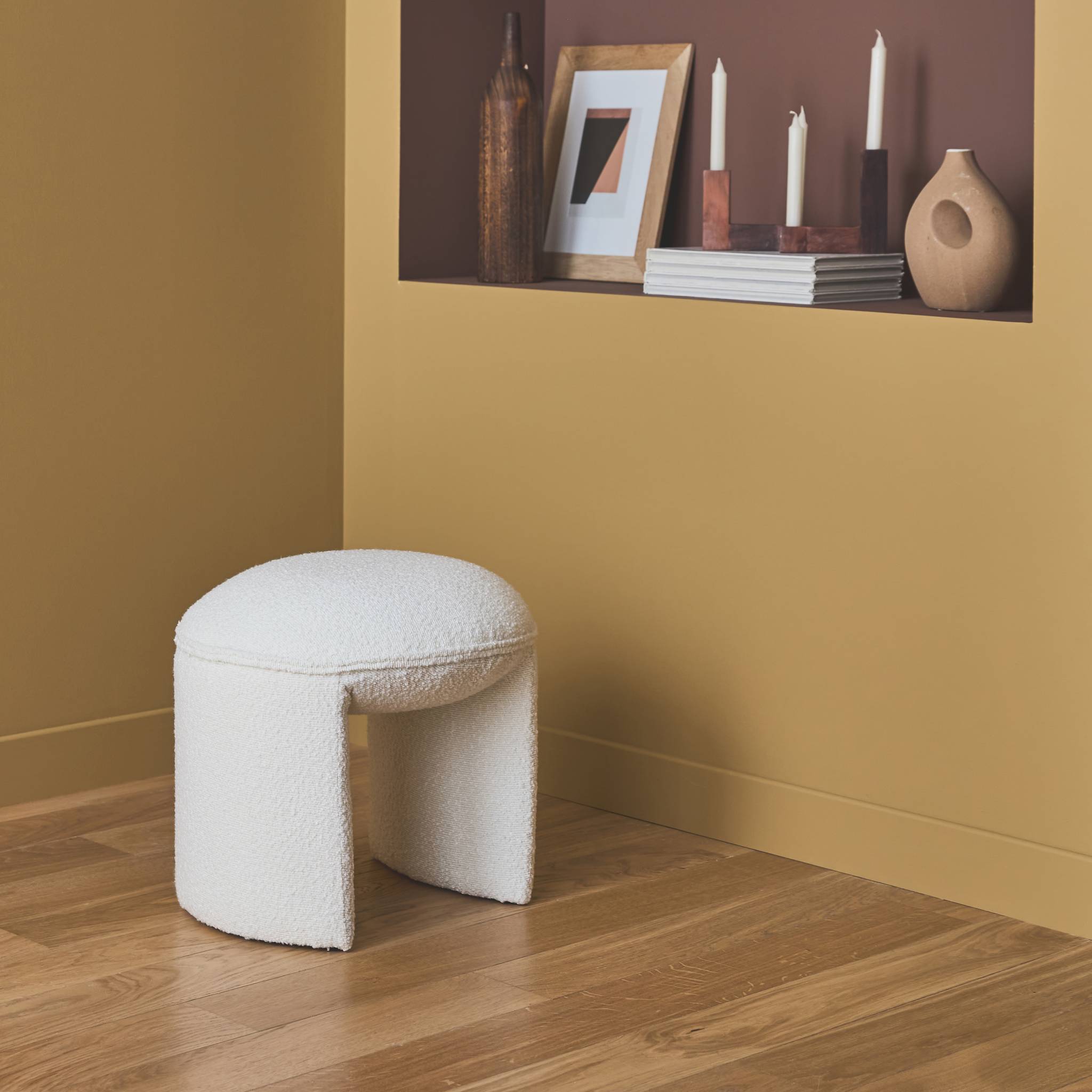 Tabouret. pouf bouclette texturée blanche L 44 x P 44 x H 42cm -SHAWN