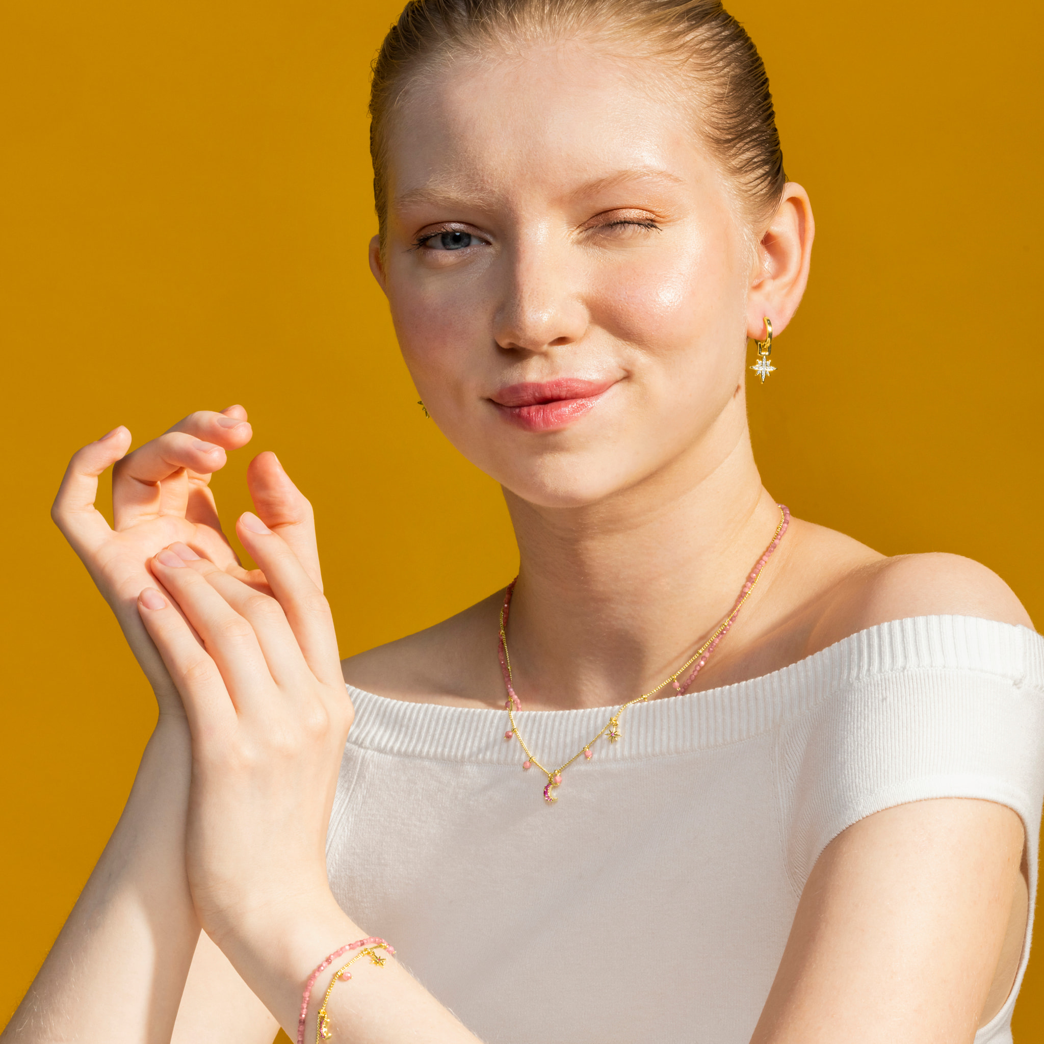 Collar con Cristal Rosa acabado oro 18k