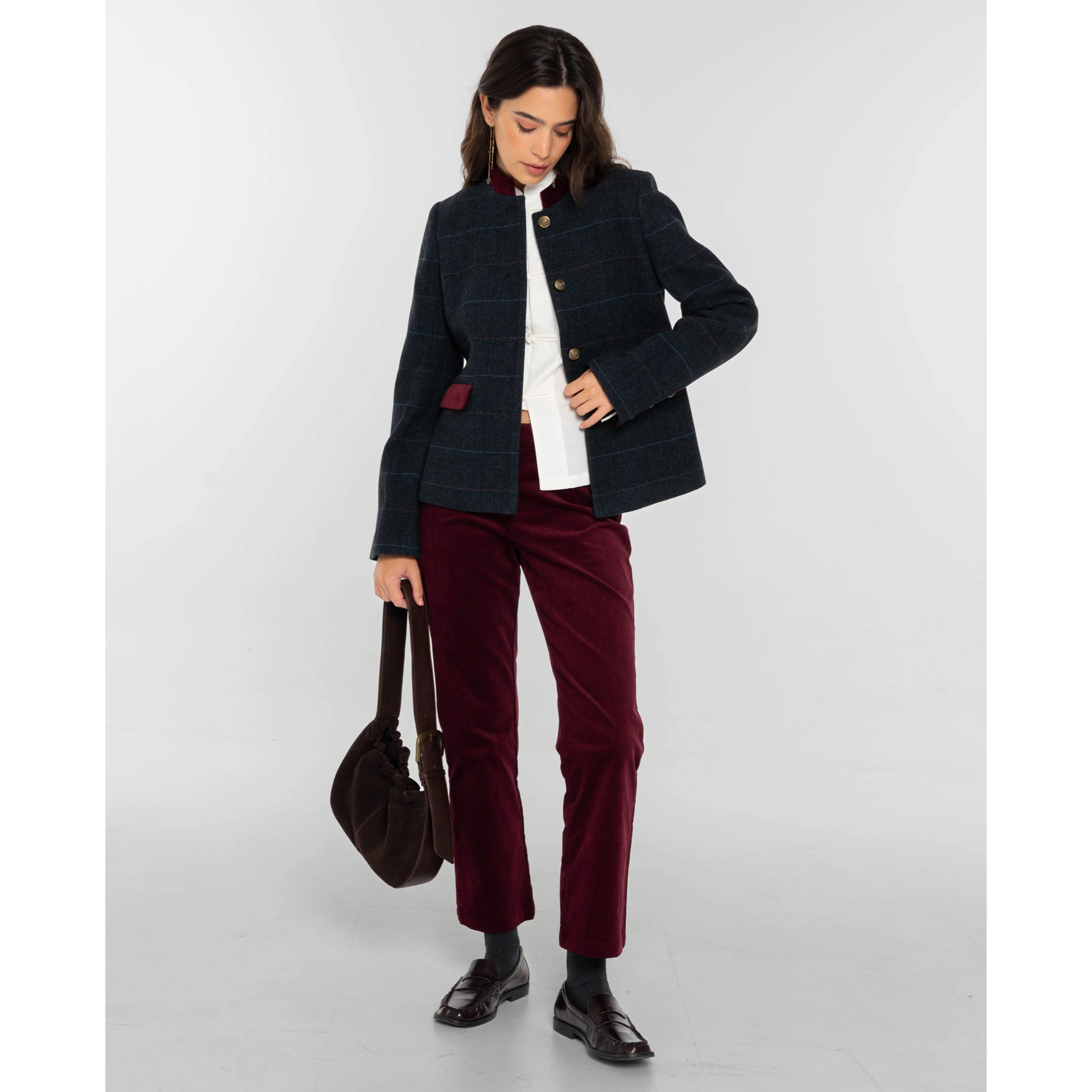 Pantalón terciopelo efecto piel de melocotón burdeos