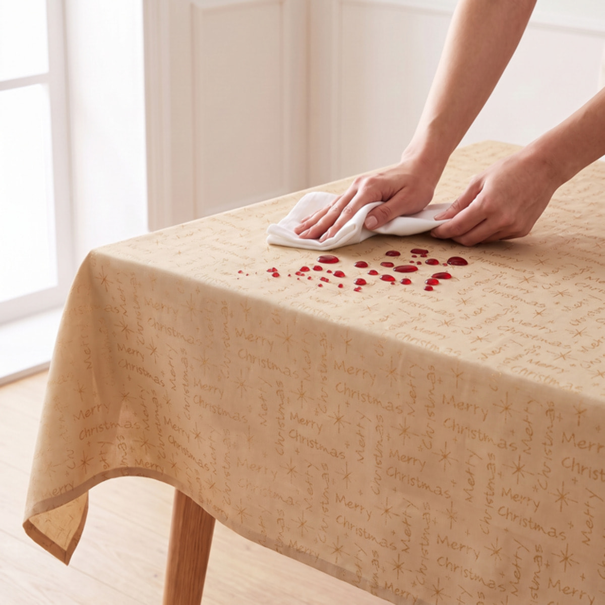 Tovaglia jacquard lurex in poliestere - ORO