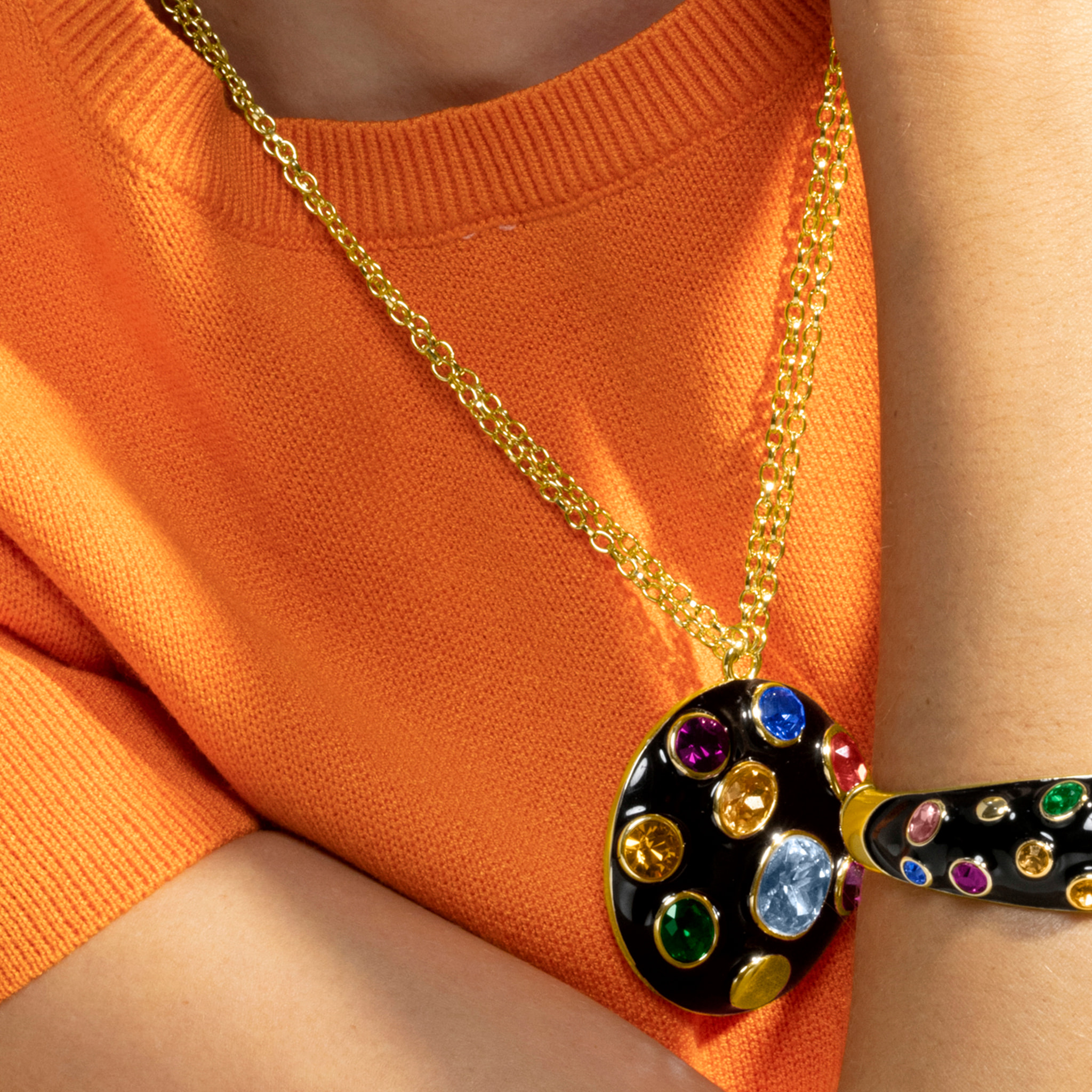 Collar con Lacado Negro acabado oro 18k