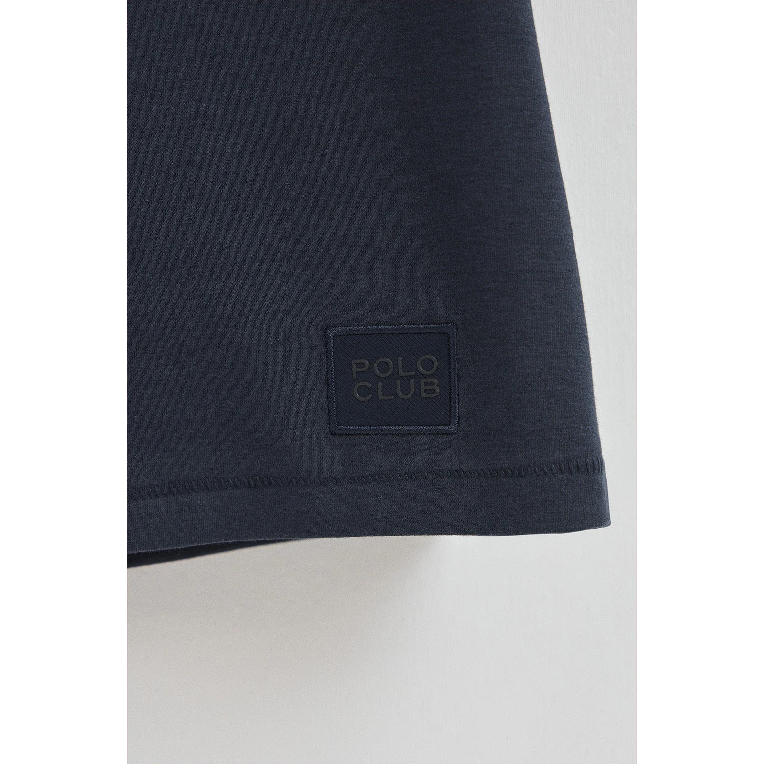 Camiseta Amore azul marino con parche personalizado Polo Club