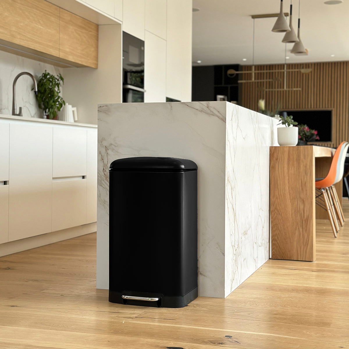 Poubelle à pédale inox GREENWICH noir 40L