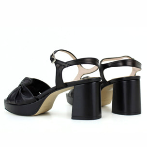 Sandalia plataforma. Tacón sport de 6 cm