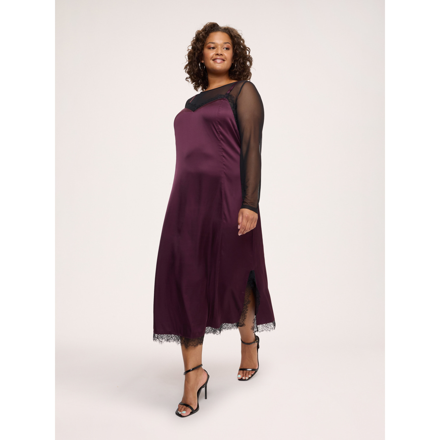 Fiorella Rubino - Vestido slip dress en raso stretch con detalles de tul y encaje - Burgundy