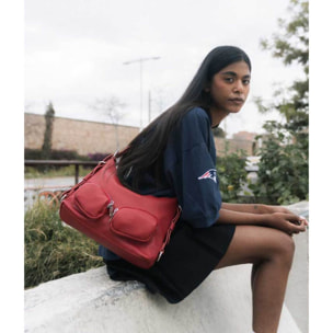 Bolso de hombro rojo con bolsillos