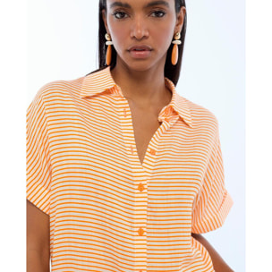 Maglietta a maniche corte con righe orizzontali