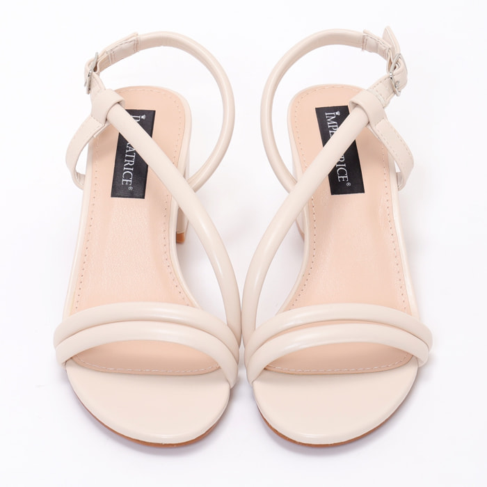 Sandali in simil pelle con tacco comodo