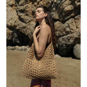 Bolso de hombro tostado en rafia