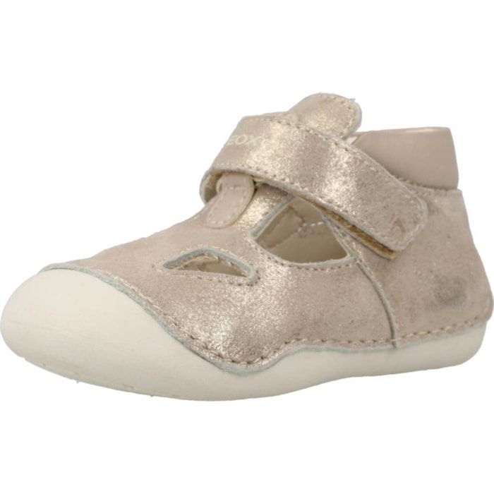 Zapatos Niña de la marca GEOX  modelo B TUTIM A ORO