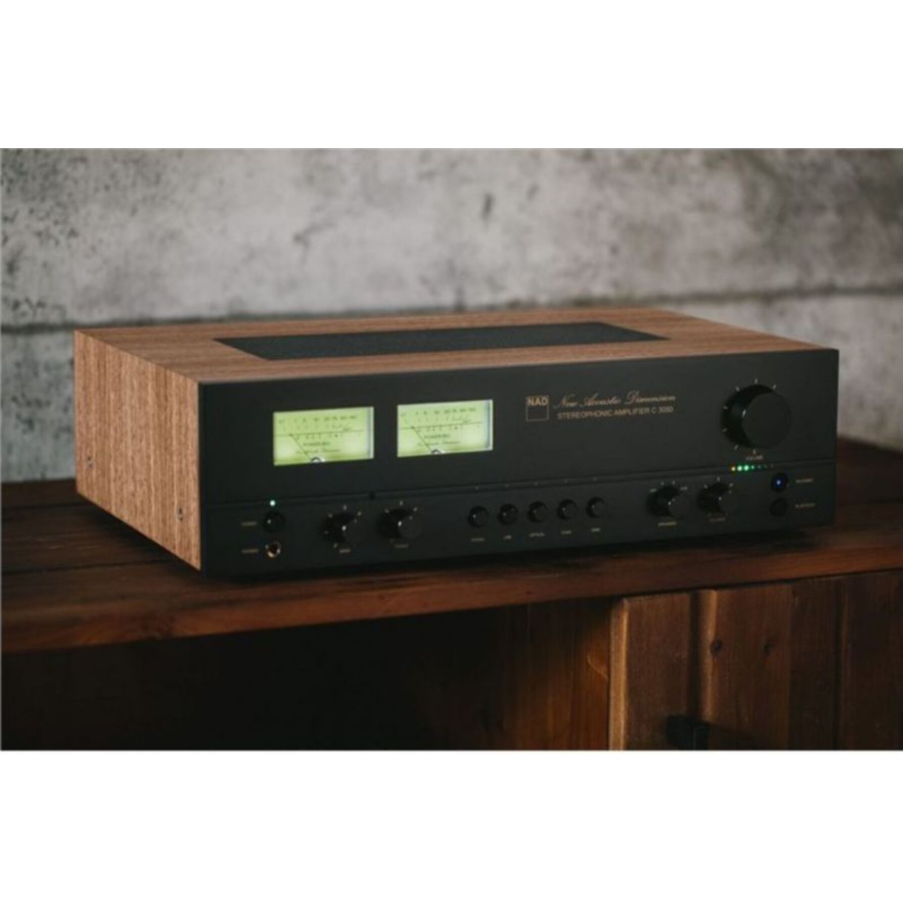 Amplificateur HiFi NAD C 3050 stéréophonique