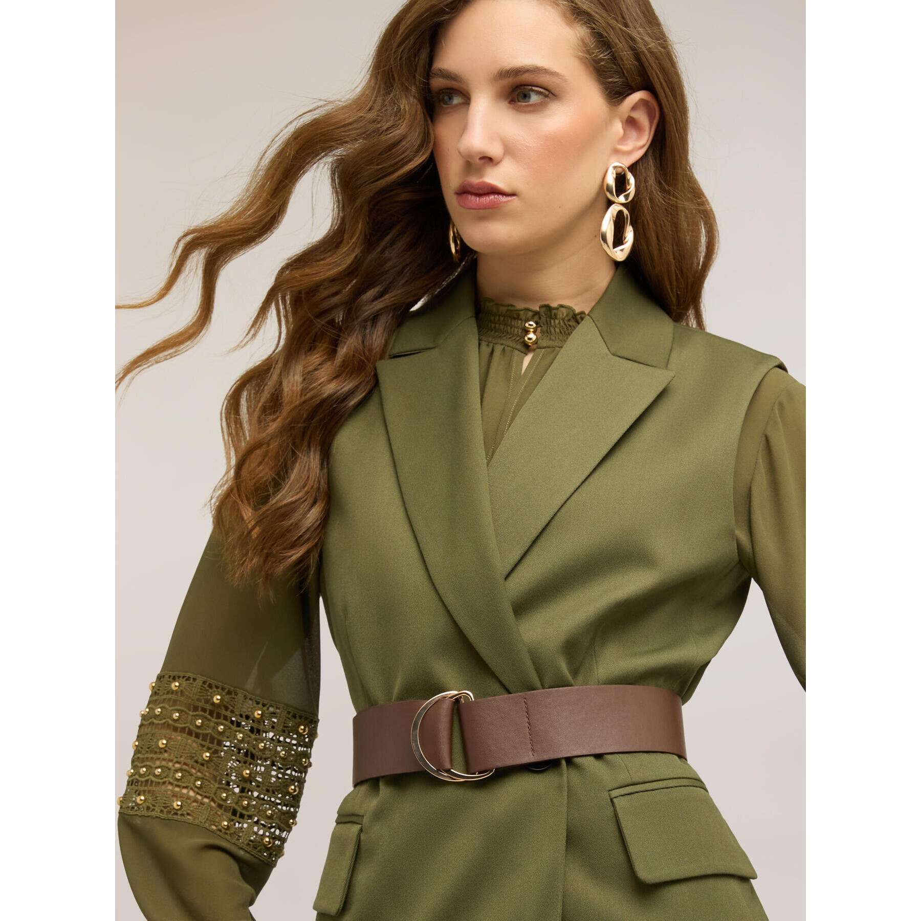 Motivi - Chaleco de poliviscosa con cinturón - Verde militare