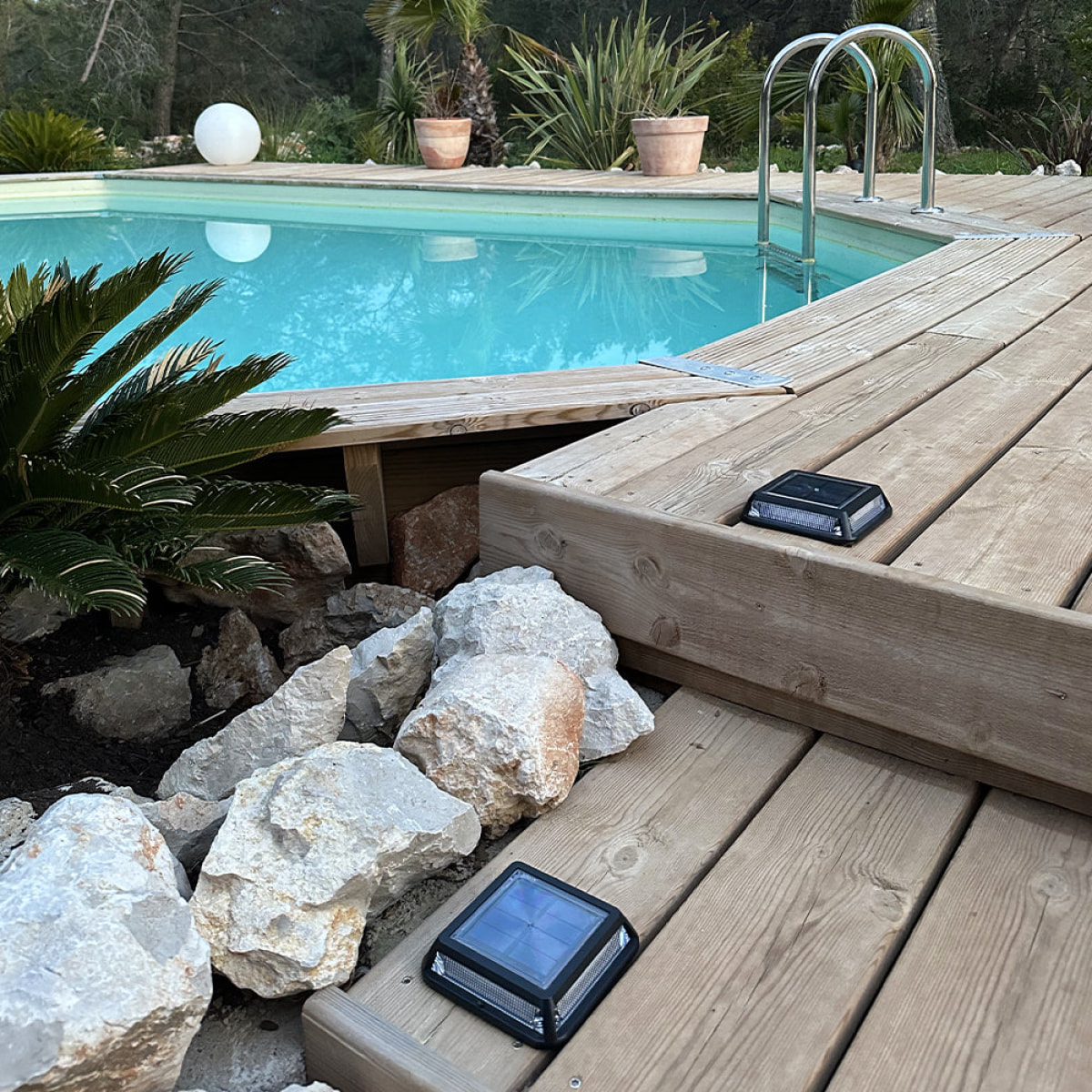 8 Balise solaires carrées QUADRY 12cm 60LM
