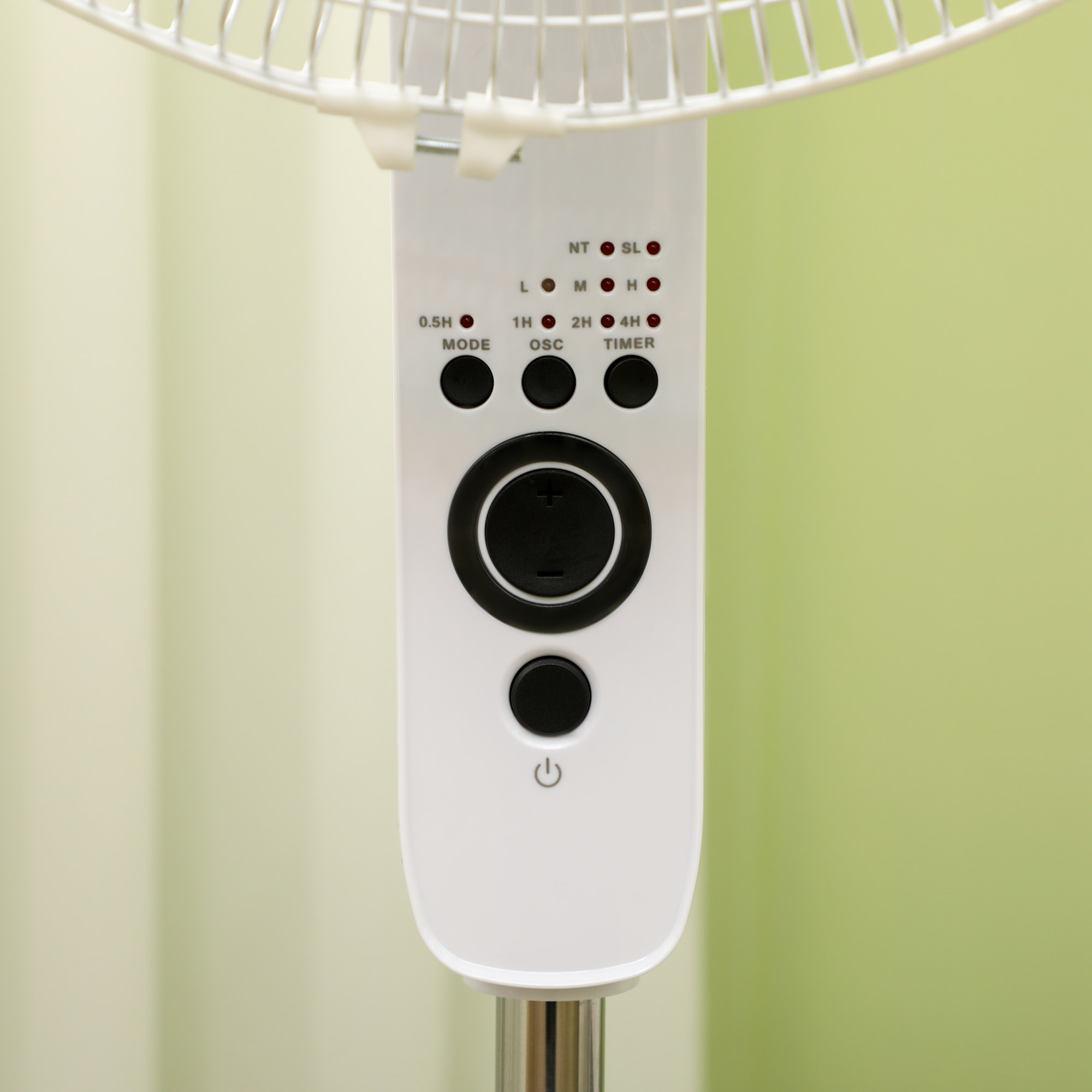 Ventilateur sur pied Ø 44 cm hauteur réglable oscillant silencieux 45 W avec télécommande minuterie 3 modes 3 vitesses blanc