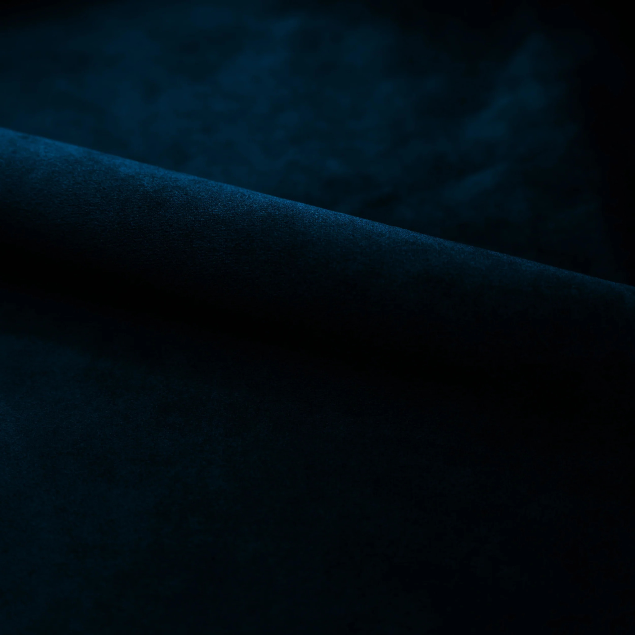 Lot de 2 chaises en bois foncé et velours bleu - Nico