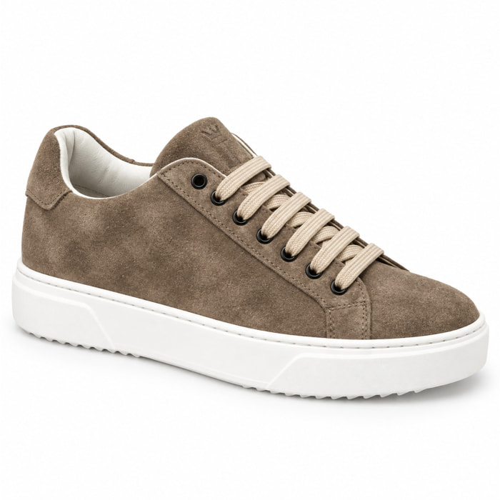 Sneakers stringate in vera pelle scamosciata