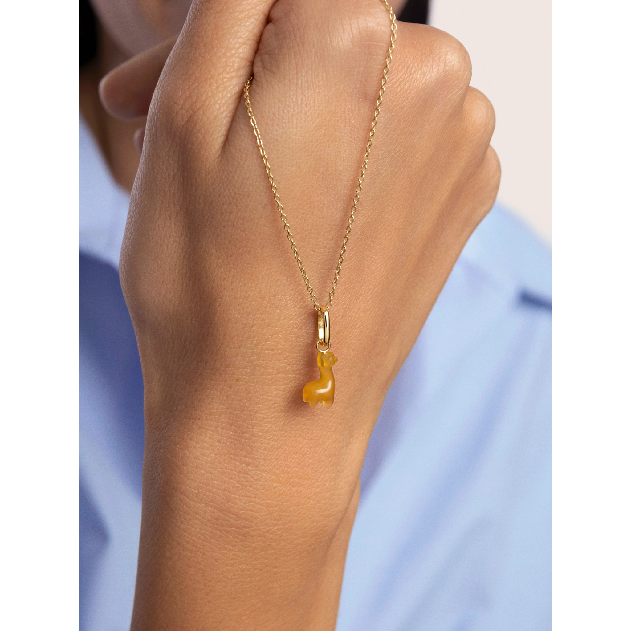 Charm Llama Stone Plata Baño Oro