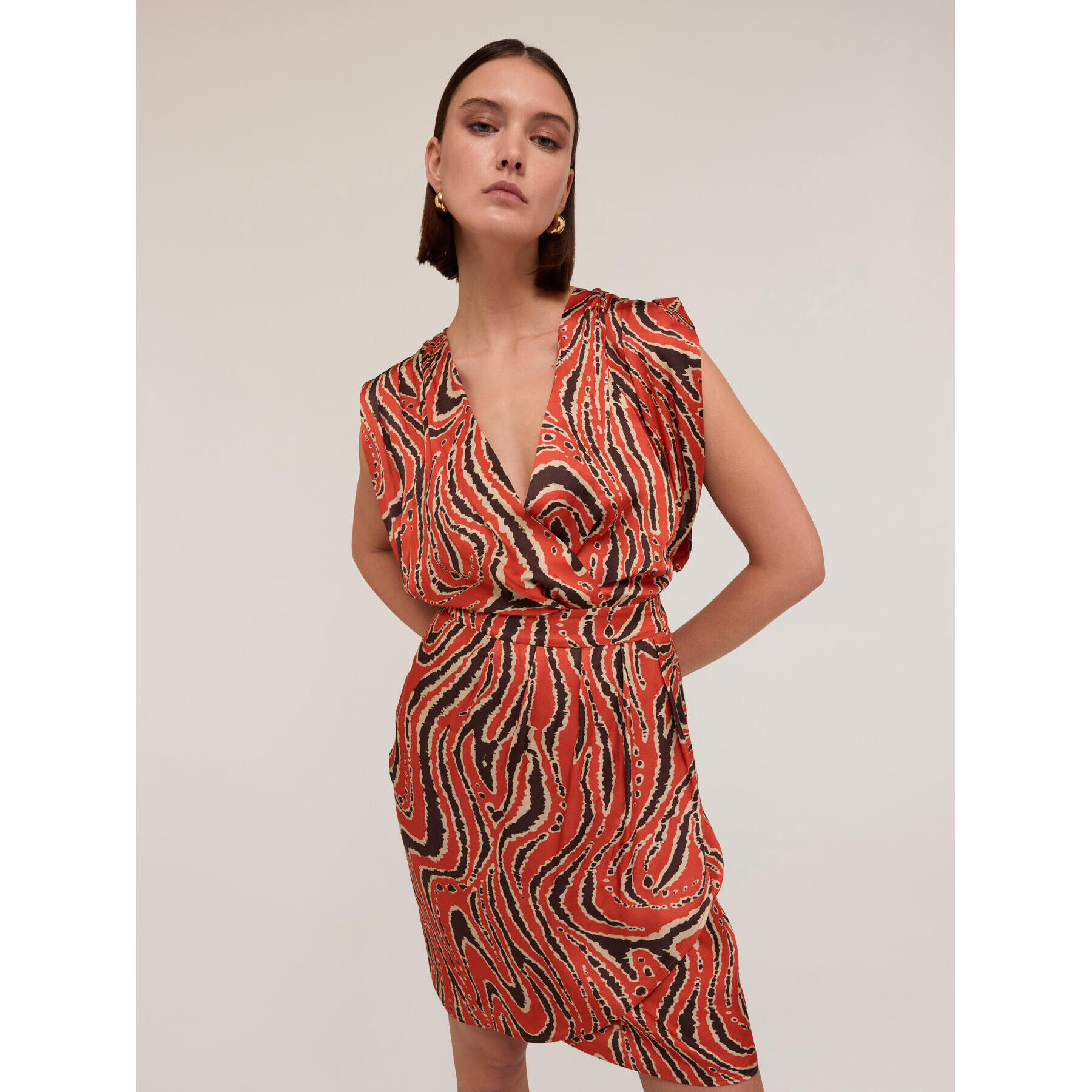 Motivi - Vestido corto cruzado de satén estampado - Naranja sol