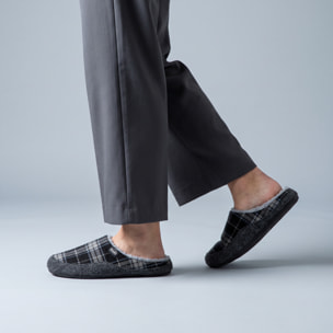 Zapatillas de casa , Nessy