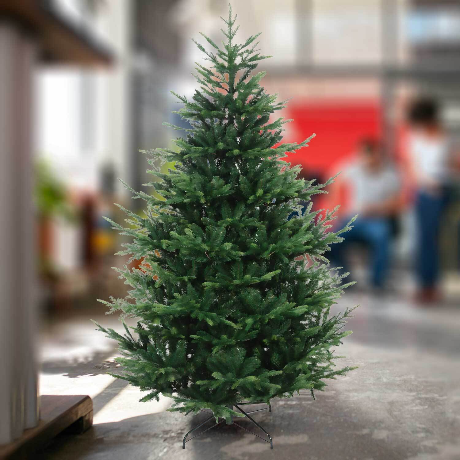 Giove - Albero di Natale effetto realistico in PE e PVC ø170x270H, 4487 rami