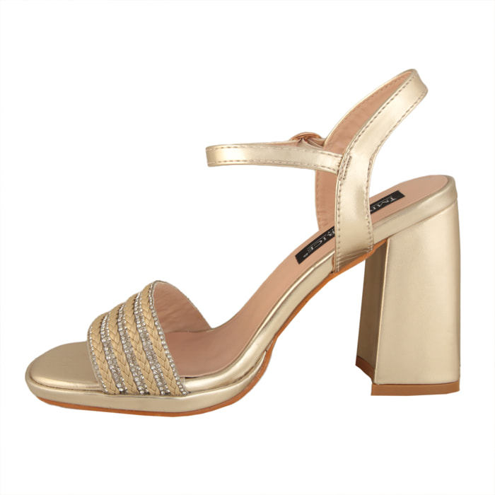 Sandali con passamaneria