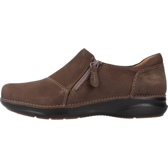 Zapatos Casual Mujer de la marca CLARKS  modelo APPLEY ZIP Brown