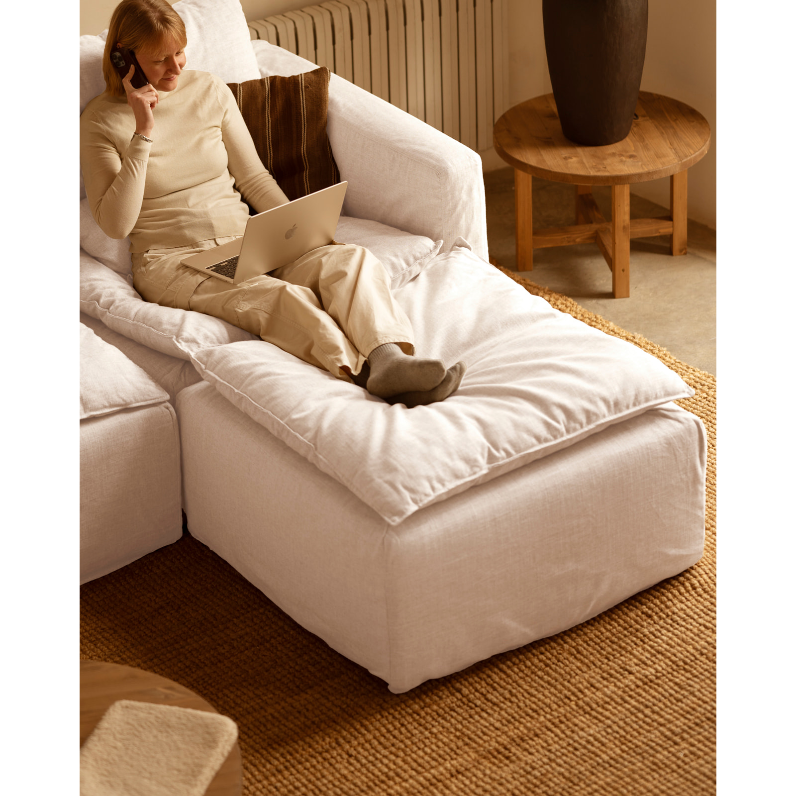 Pouf en coton et lin déhoussable ton blanc de 89x87cm Hauteur: 54 Longueur: 89 Largeur: 87
