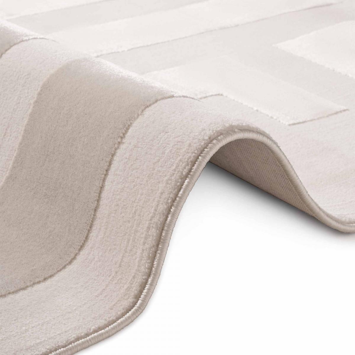 Tapis salon, motif géométrique relief texturé, kavi, design raffiné