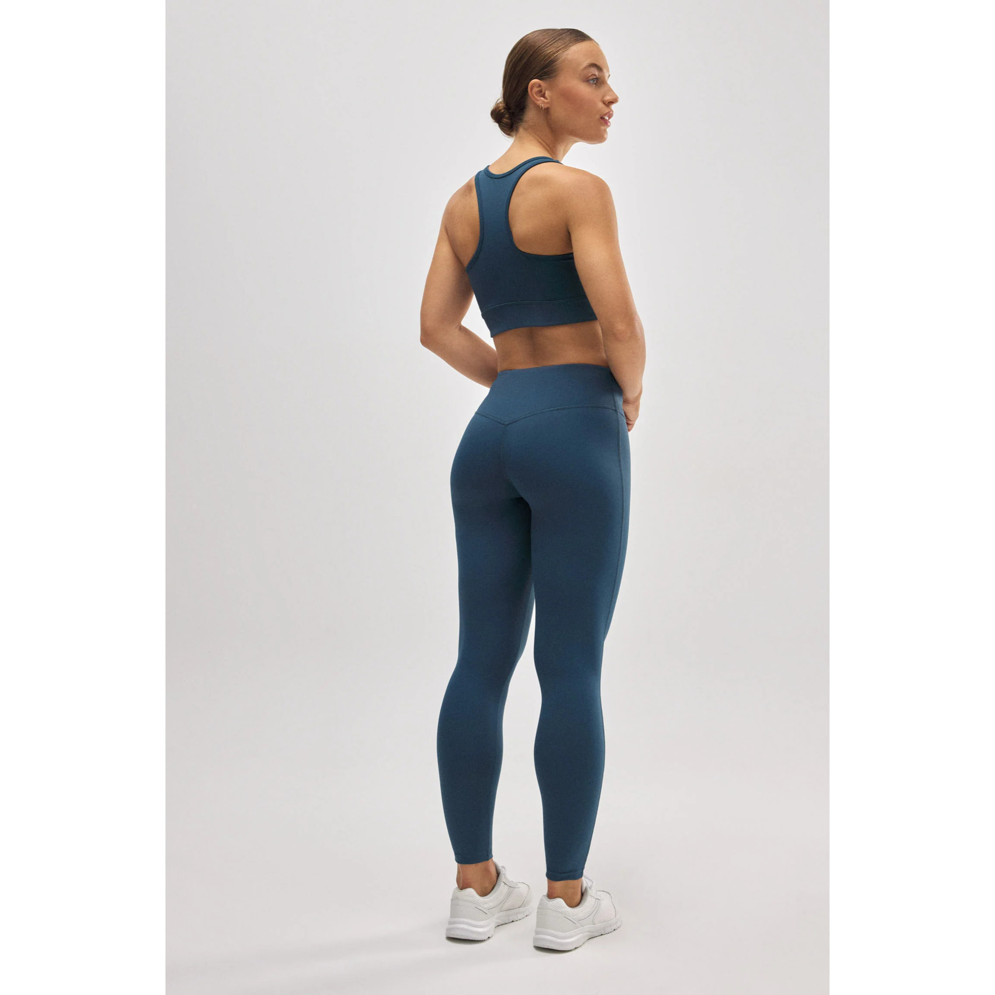 Reggiseno sportivo blu con schiena incrociata