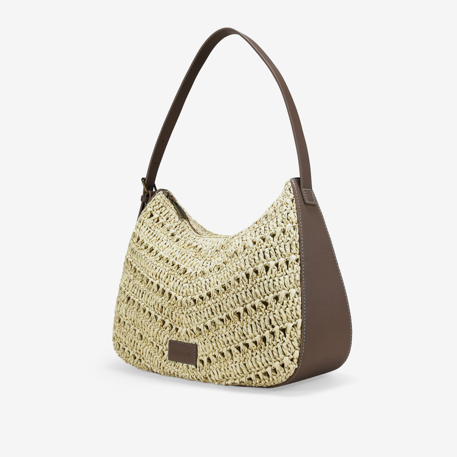 Bolso de hombro beige en rafia con hebilla