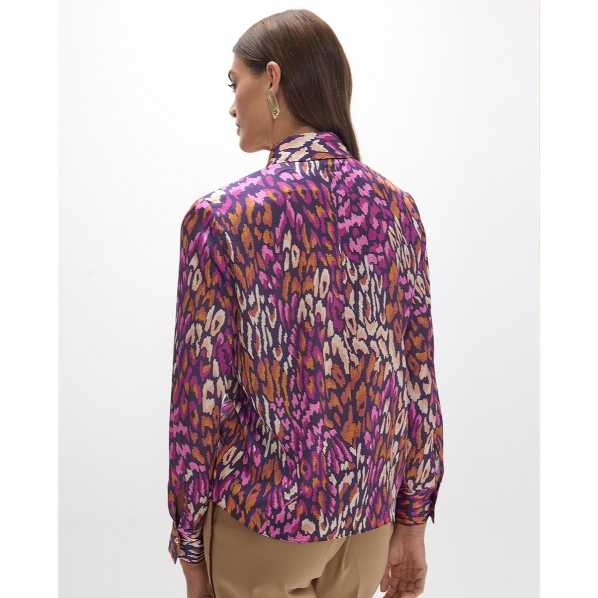 Maglietta con stampa animalier viola