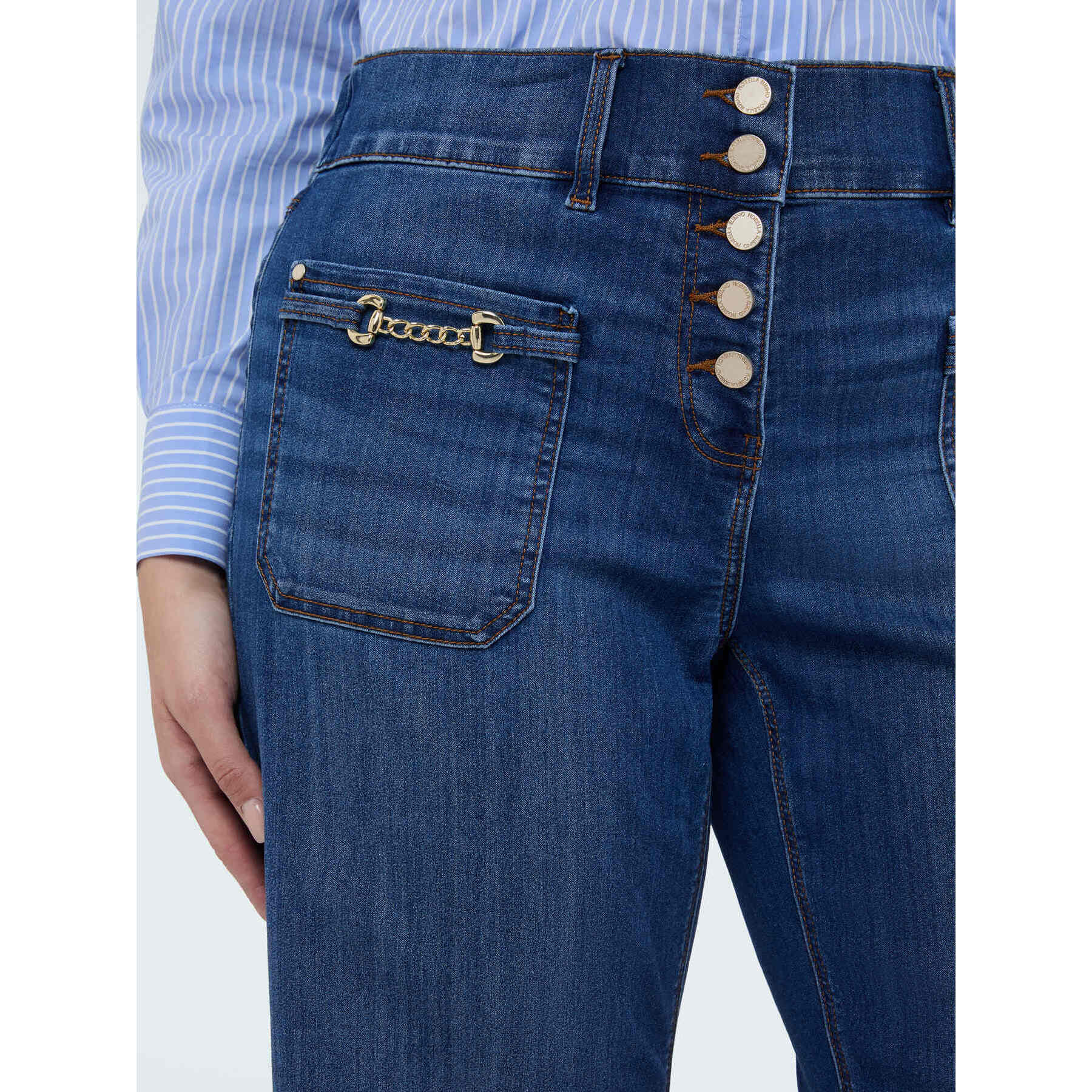 Fiorella Rubino - Jeans cropped con detalle de cadenita en los bolsillos - Azul