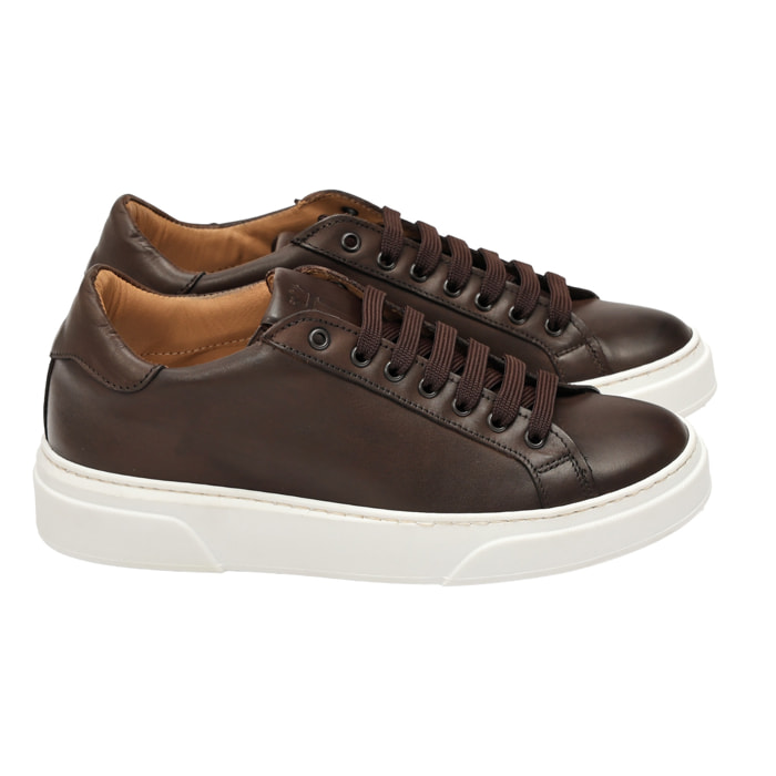 Sneakers stringate in vera pelle