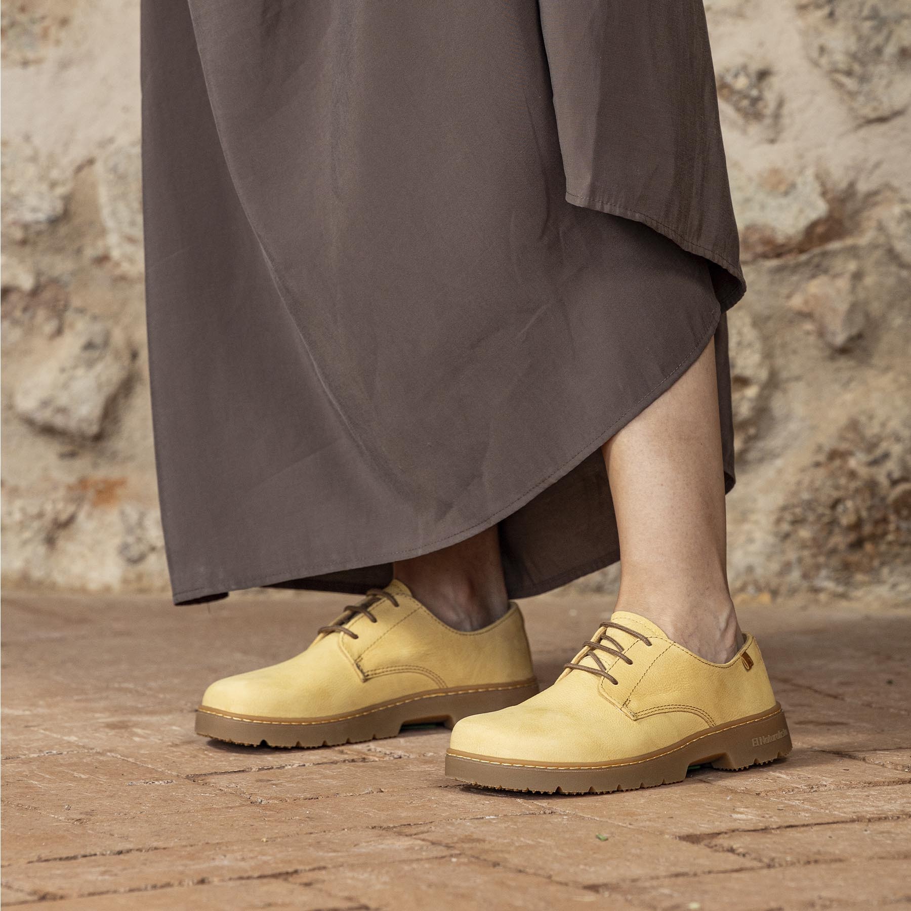 Zapatos N5259 NOBUCK CREAM / NOMADA color Cream