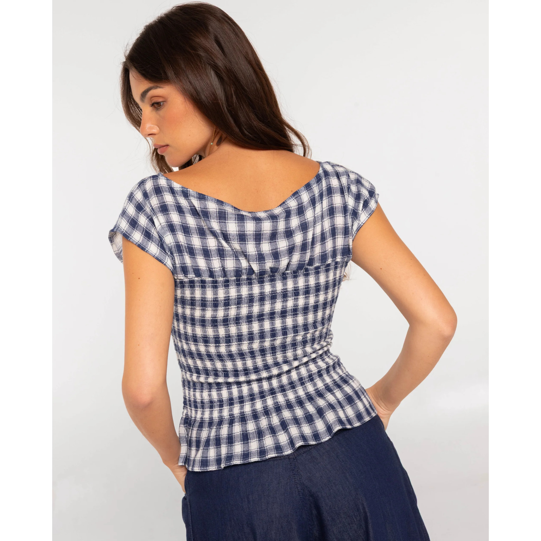 Blusa de mujer con nido de abeja y cuadros