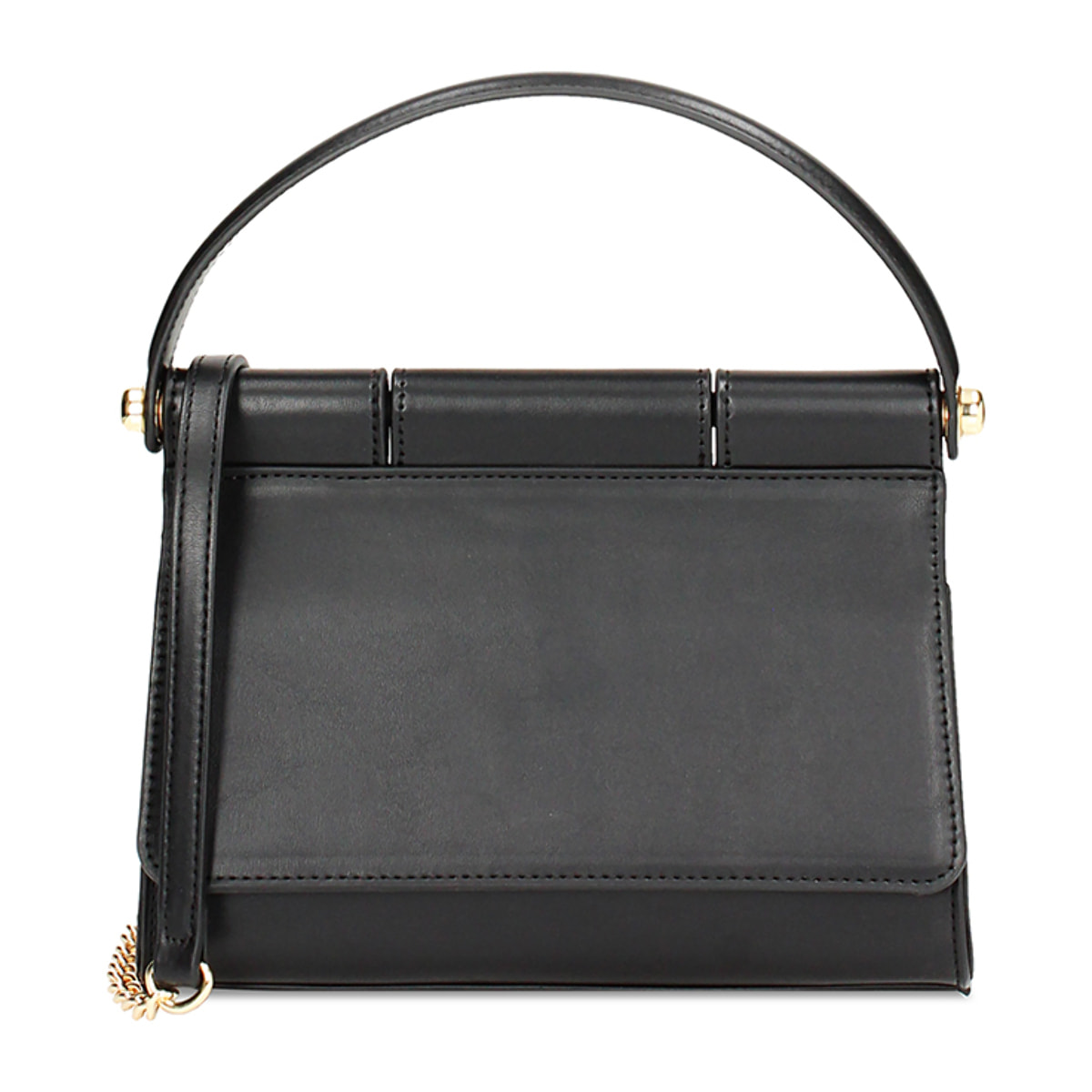 Minibolsa negra bajo el brazo