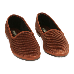 Slip-ons de terciopelo marrón oscuro