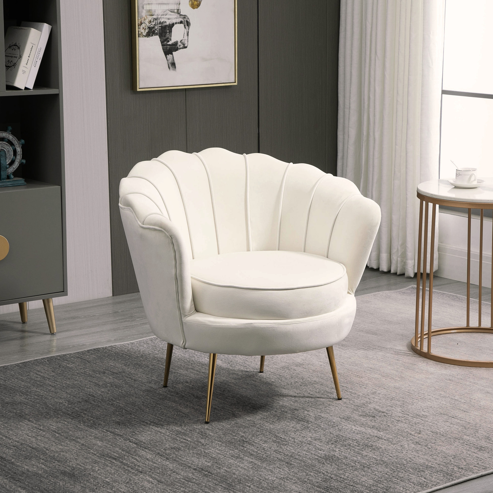 Fauteuil coquillage fauteuil design dim. 79L x 77l x 77H cm pieds dorés effilés velours blanc laiteux