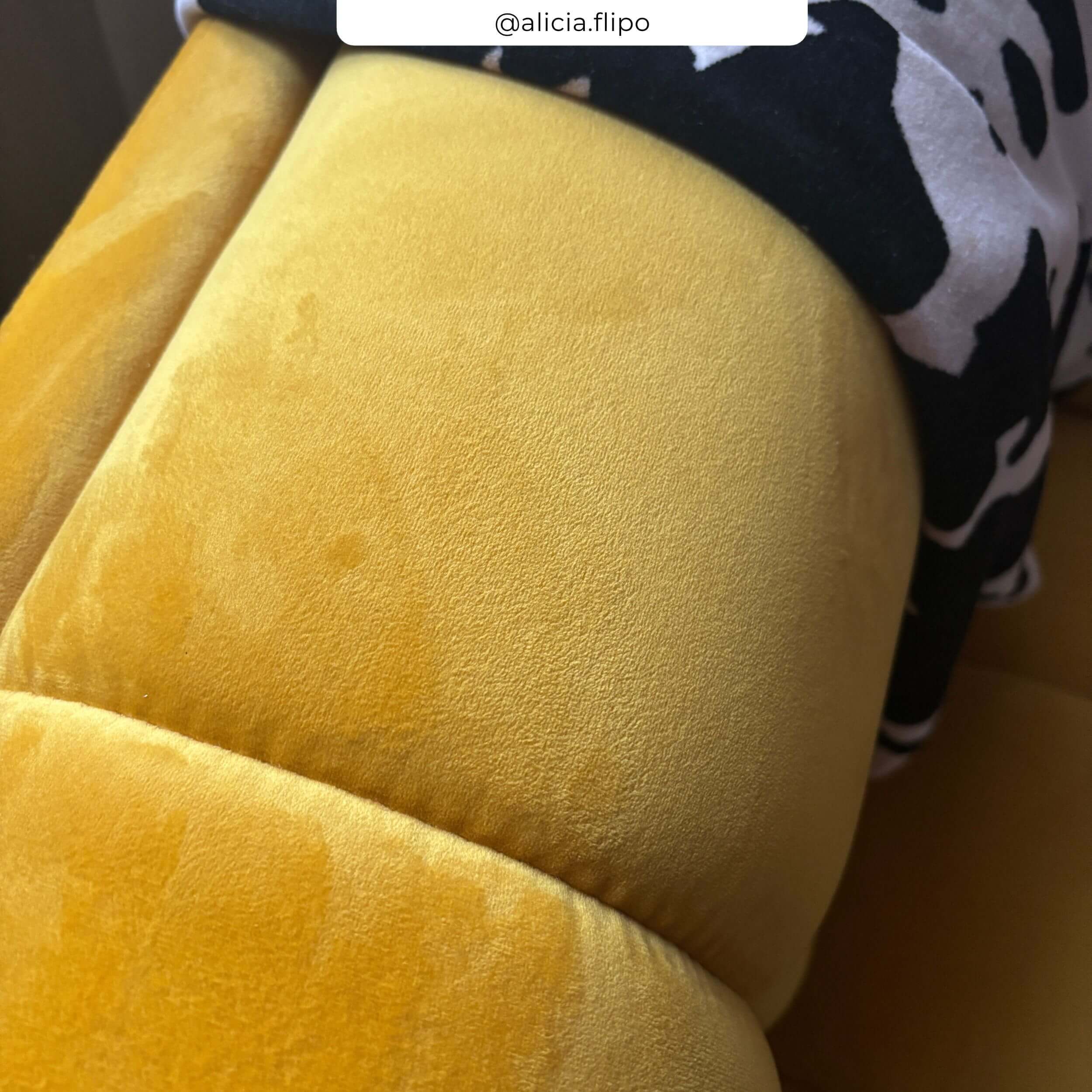 Fauteuil en velours jaune pieds - Mona