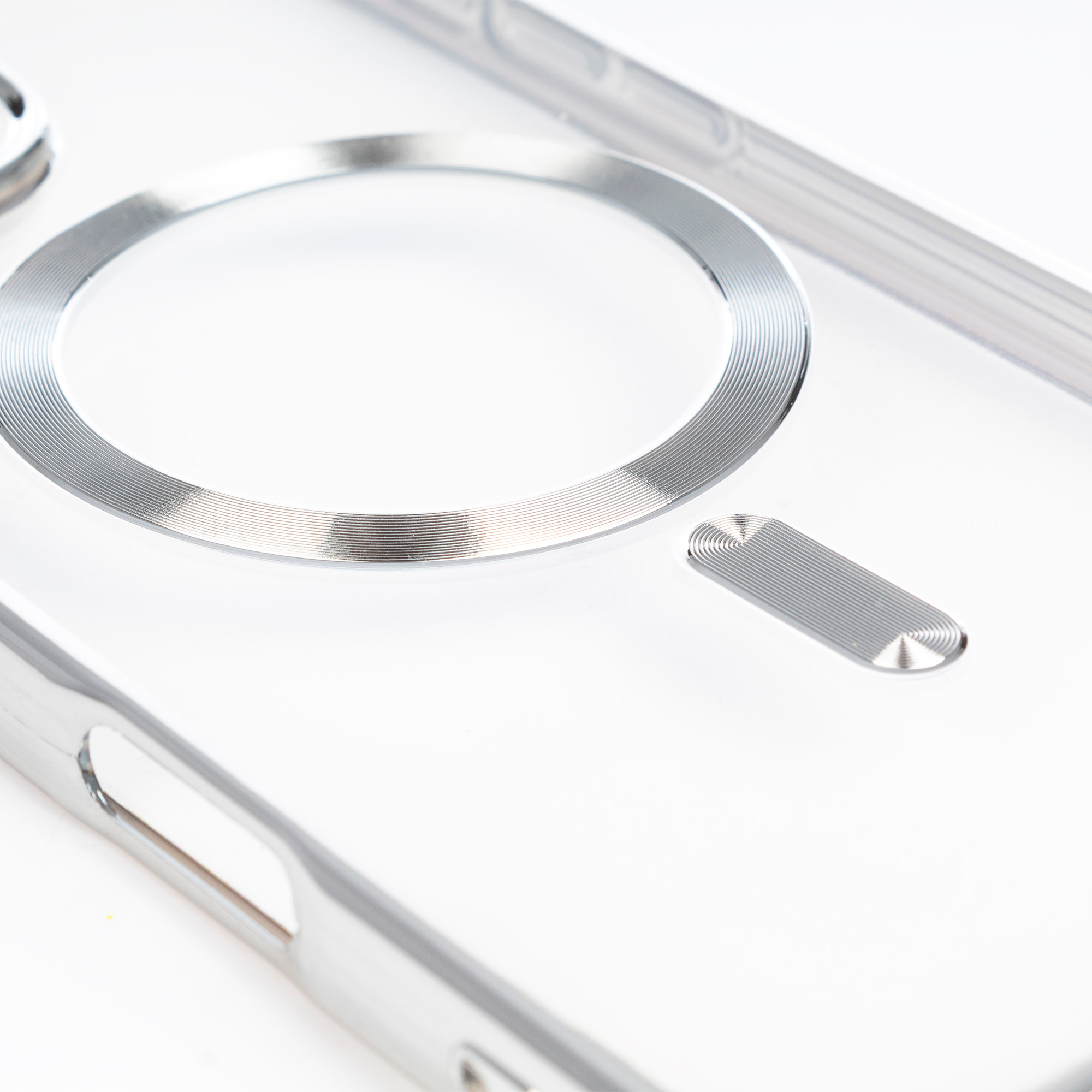 Cover trasparente con camera coperta, bordi argentati, antishock e anti-impronta. Magsafe per iPhone 16 Plus.