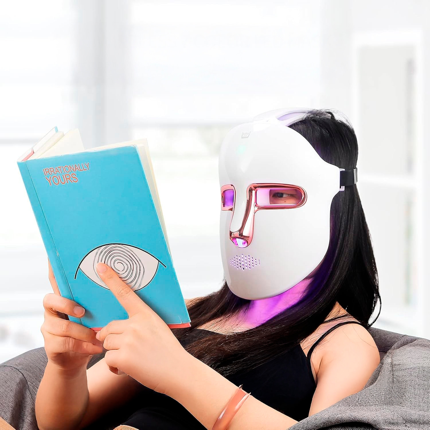 Maschera LED fotonica. Trattamento luminoso a 7 colori. Cura del viso, anti-invecchiamento, ringiovanimento della pelle.