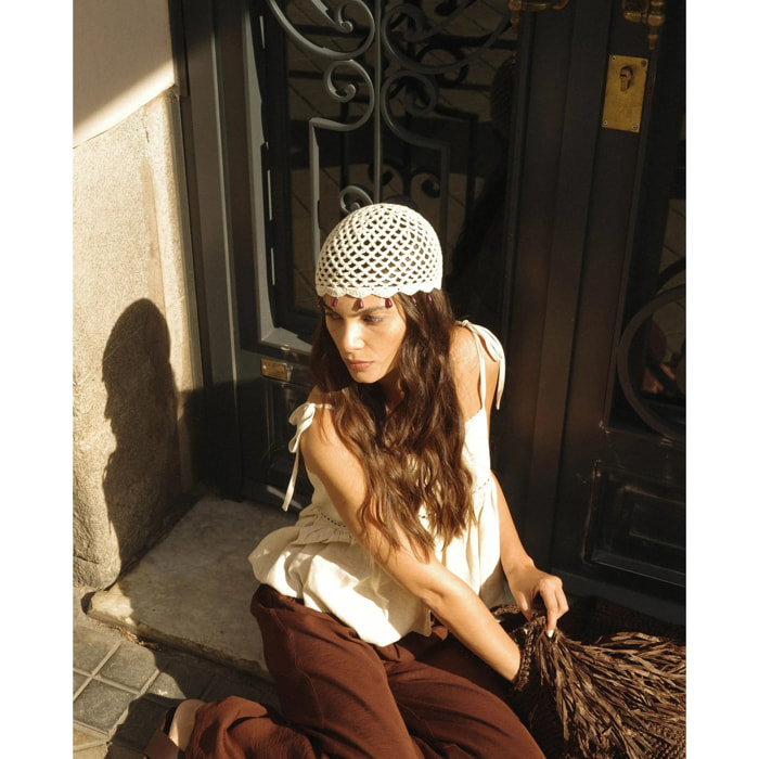 Gorro casquete de mujer calado con abalorios gota