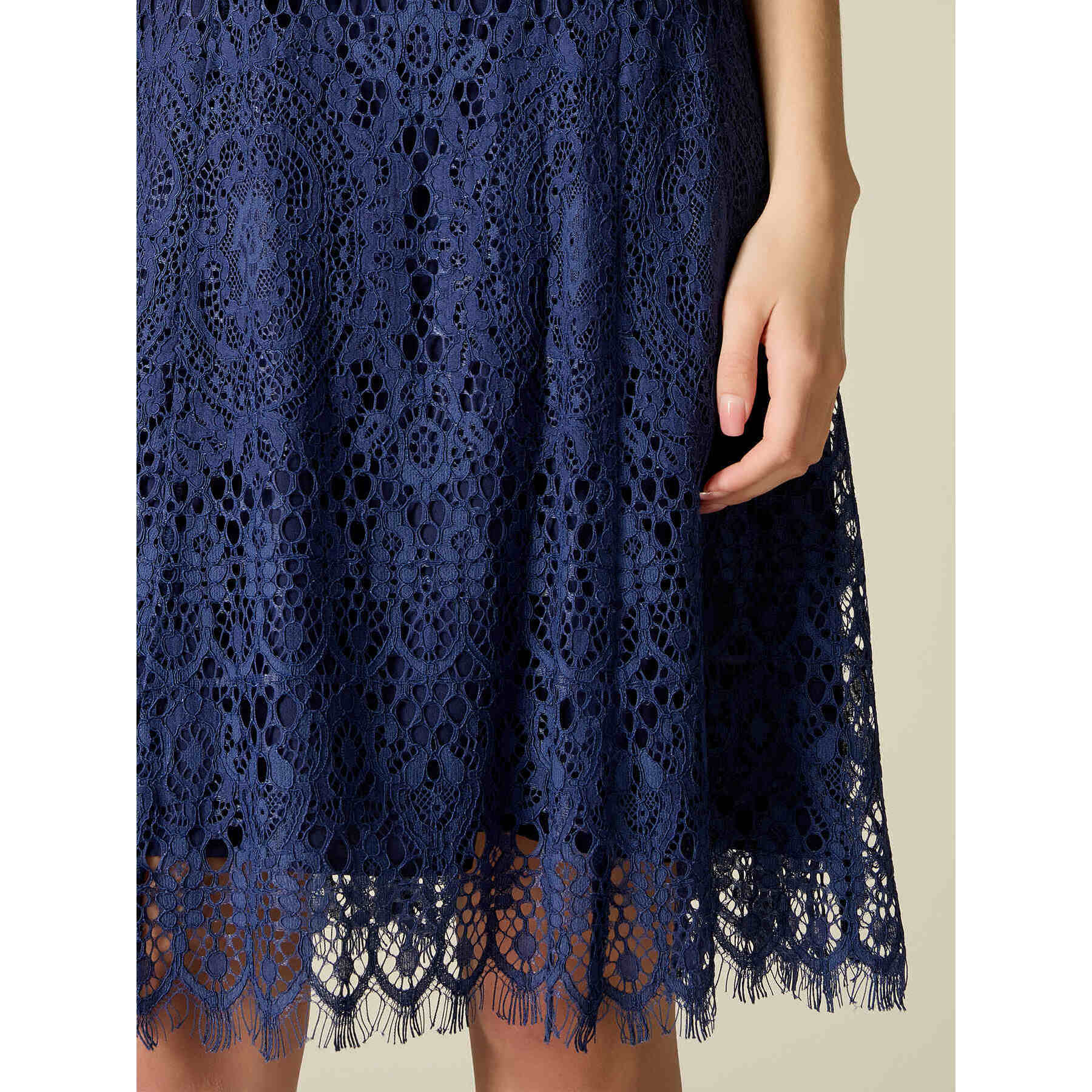 Oltre - Vestido de encaje con detalle joya - Azul