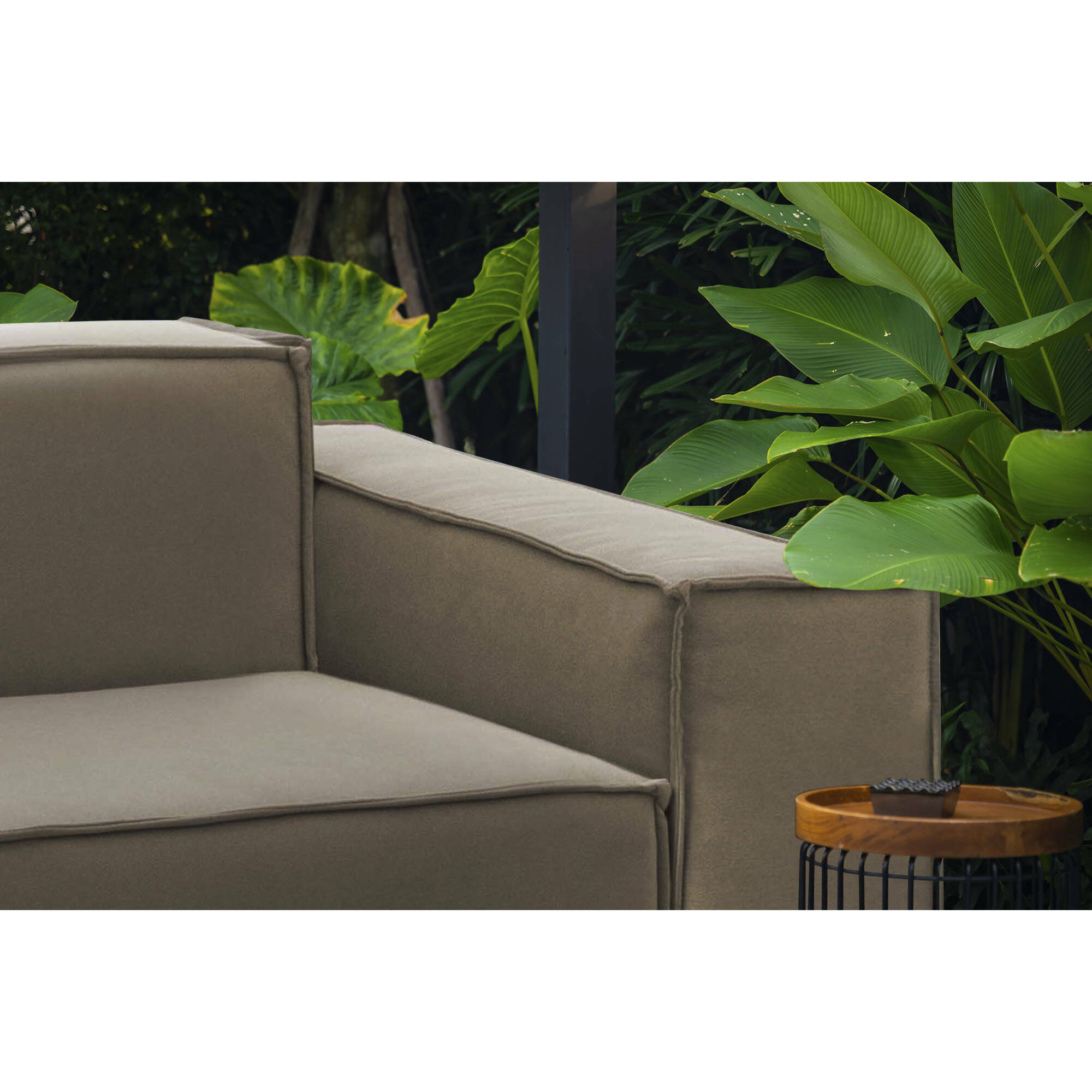 Poltrona Leonia, Poltrona da salotto, 100% Made in Italy, Poltroncina relax in tessuto imbottito, Cm 140x95h70, Tortora