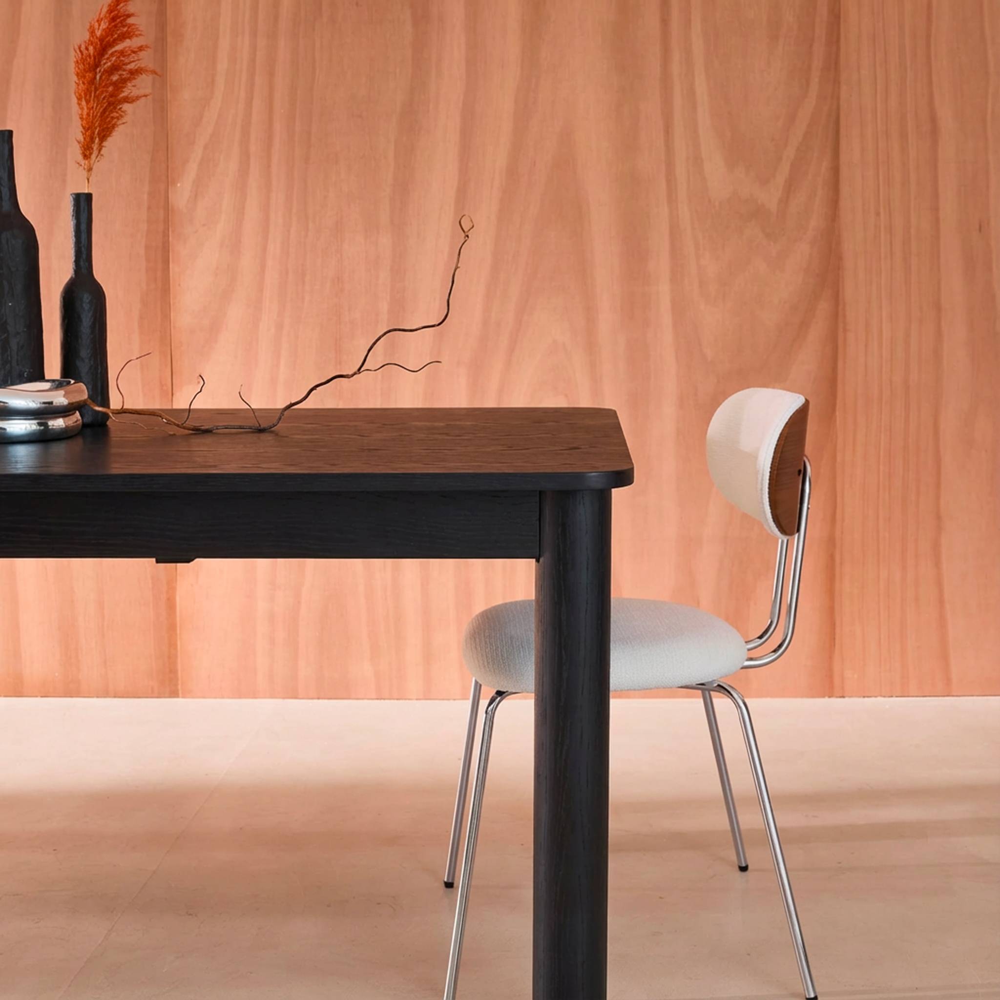 Table à manger rectangulaire extensible bois d'hévéa et placage chêne noir 6 à 10 places - 170-270cm - Solene