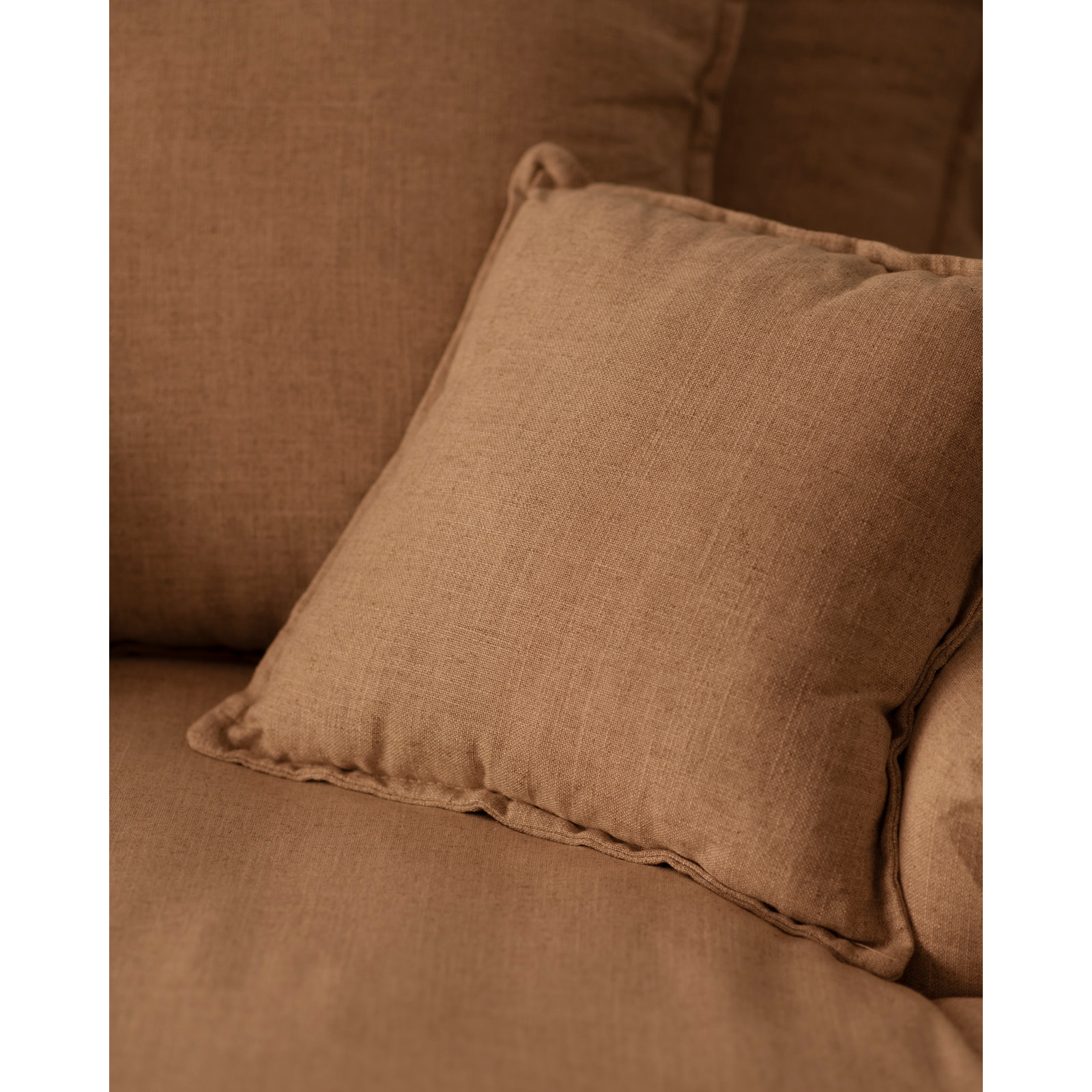 Sillón de algodón y lino color teja de 115x170cm Alto: 73 Largo: 170 Ancho: 115